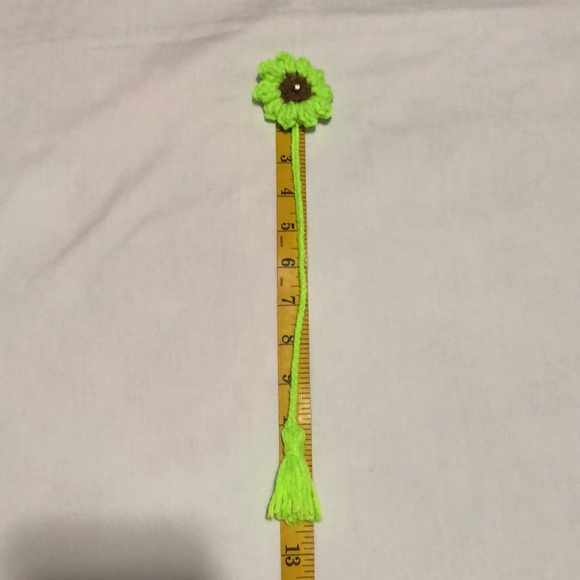 Flower Crochet Bookmark - Picture 3 of 3